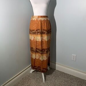 HW vintage 💯 % silk skirt size 6